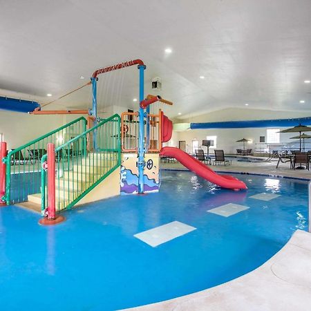 Comfort Suites Johnson Creek Conference Center Eksteriør billede