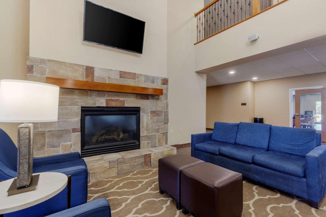 Comfort Suites Johnson Creek Conference Center Eksteriør billede