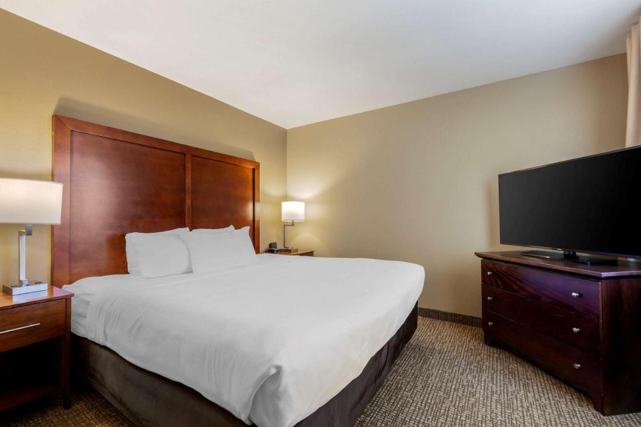 Comfort Suites Johnson Creek Conference Center Eksteriør billede