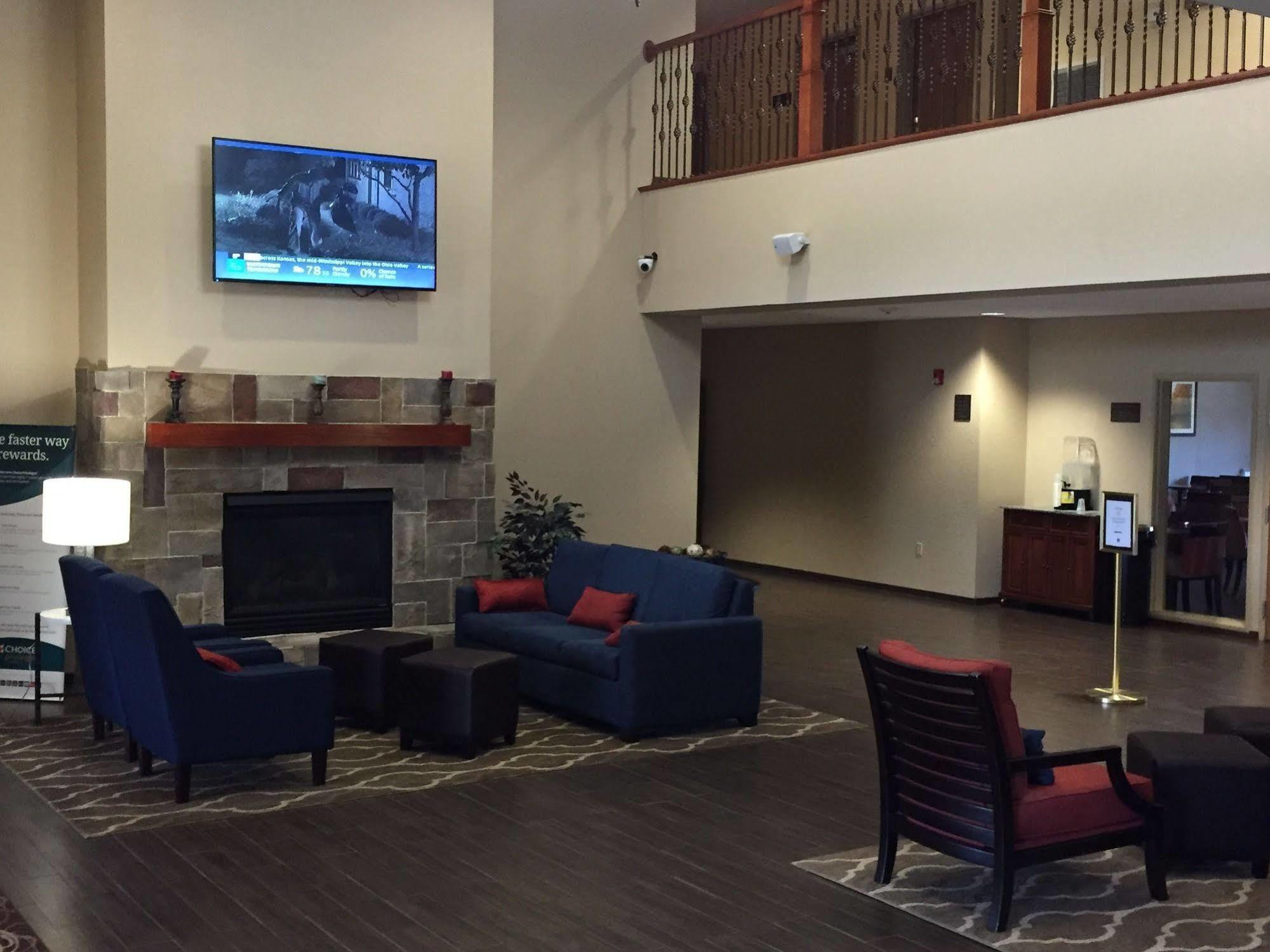 Comfort Suites Johnson Creek Conference Center Eksteriør billede